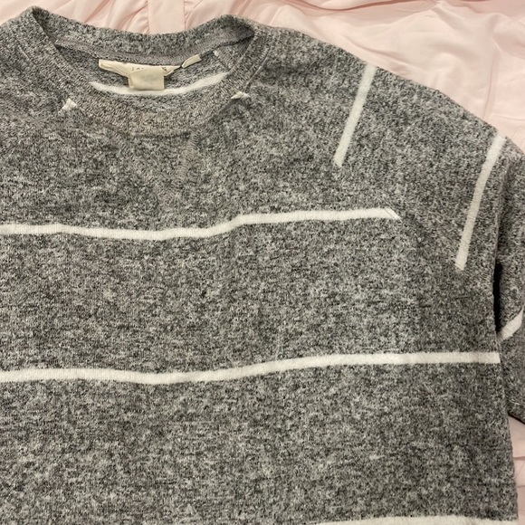 h&m grey and white striped sweater - Picture 5 of 5